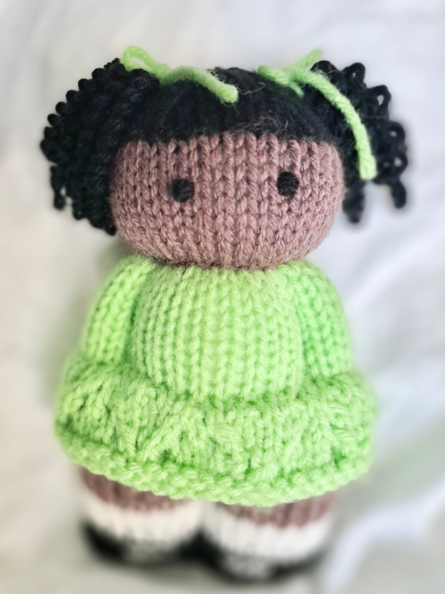 Black knit doll - Green dress